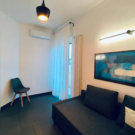 Hc - Appio Skyline Petit Attic *